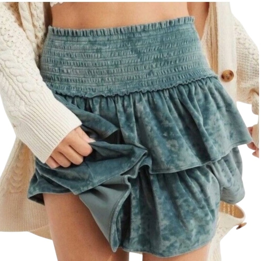 AERIE Frills N Thrills CRUSHED VELVET MINI SKIRT Tiered Smocked Ruffle Green XS